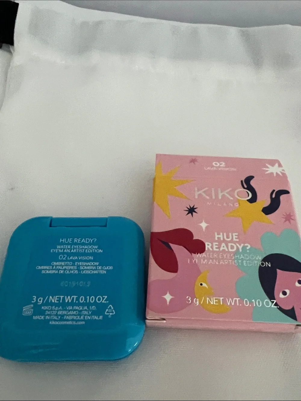 Kiko Milano - Are Hue Ready eyeliner 01 frosty vibes + eyeshadow 02 Lava Vision